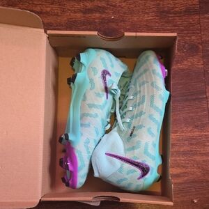 Nike Phantom Luna Fg Blue and Purple Sneakers Modern Design
